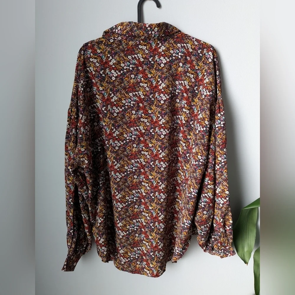 Molly Bracken Balloon Sleeve Button Up Blouse - size med. - Picture 4 of 6